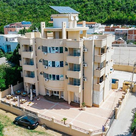 Hotel Dana Canj Luaran gambar