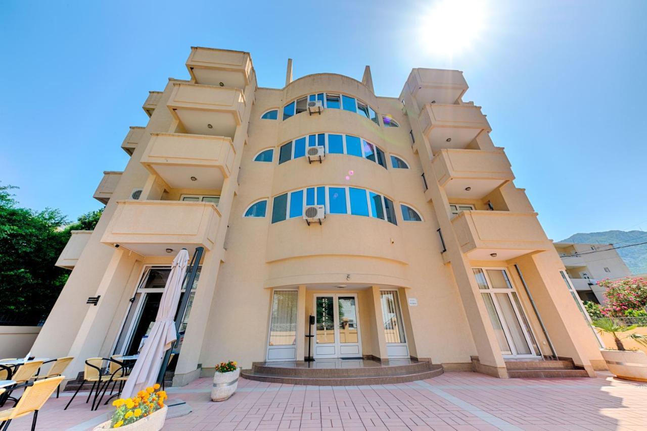 Hotel Dana Canj Luaran gambar