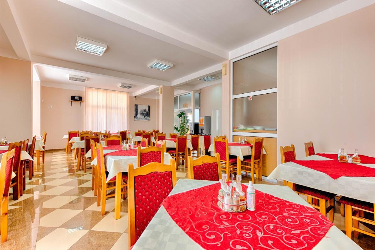 Hotel Dana Canj Luaran gambar