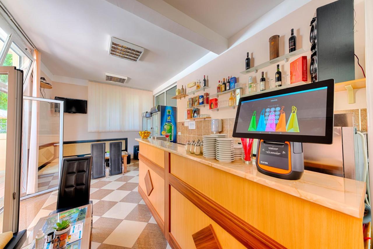 Hotel Dana Canj Luaran gambar
