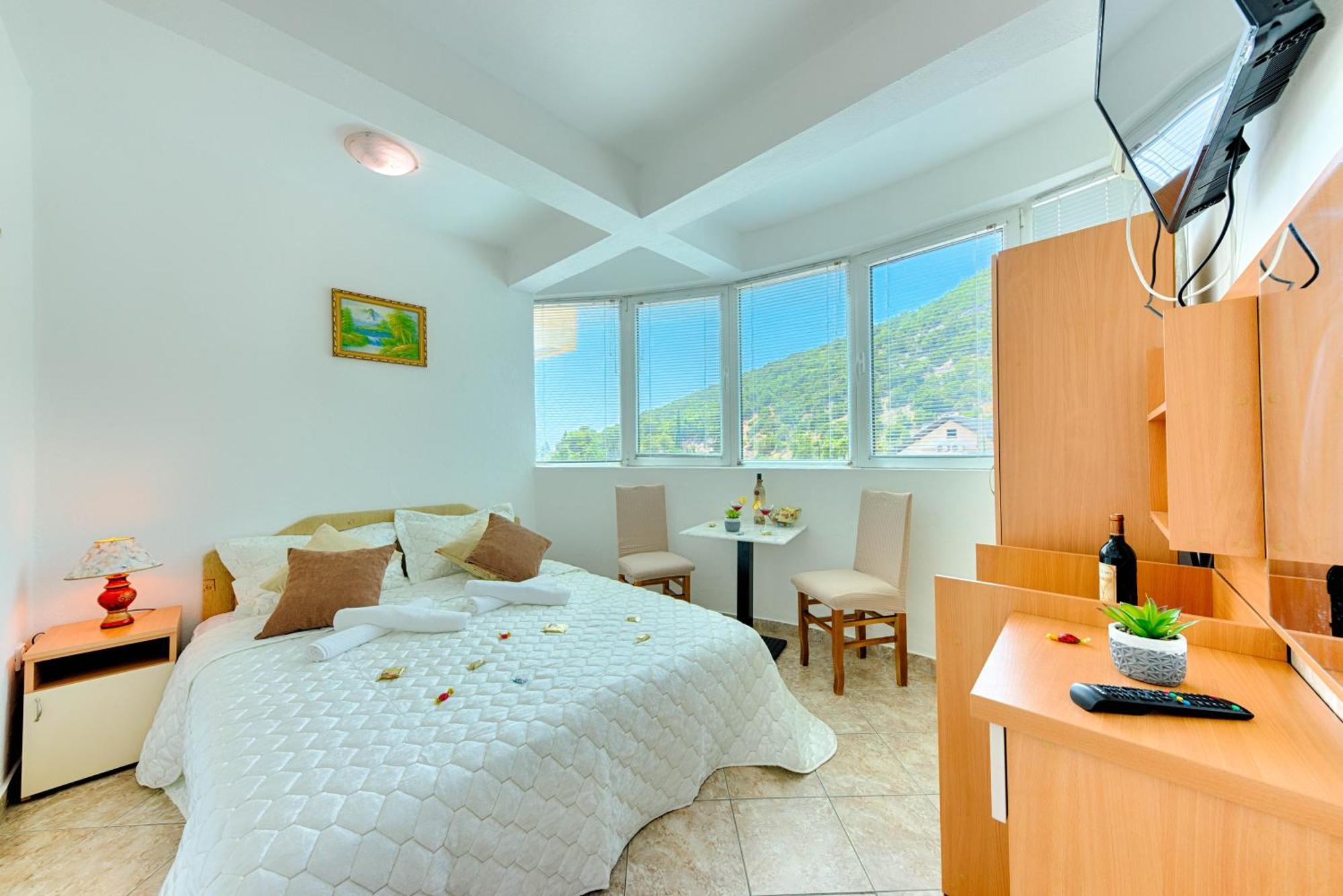 Hotel Dana Canj Luaran gambar