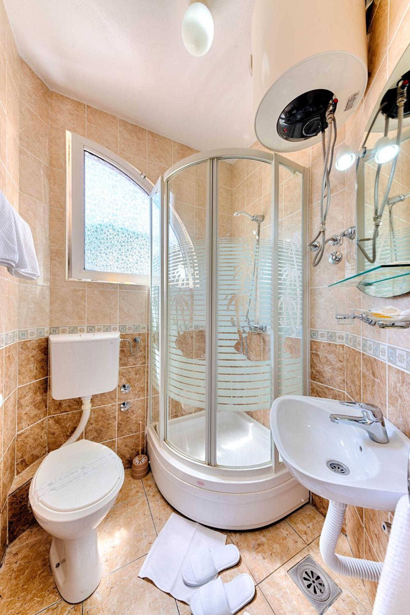 Hotel Dana Canj Luaran gambar